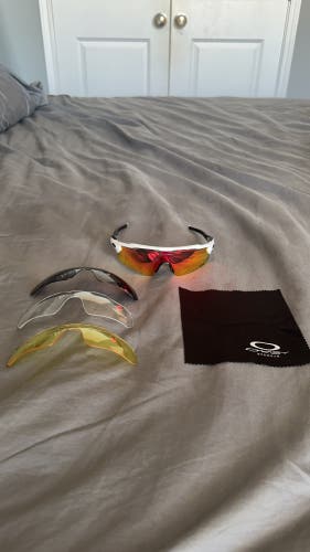 Unisex One Size Fits All Oakley Radar EV Sunglasses