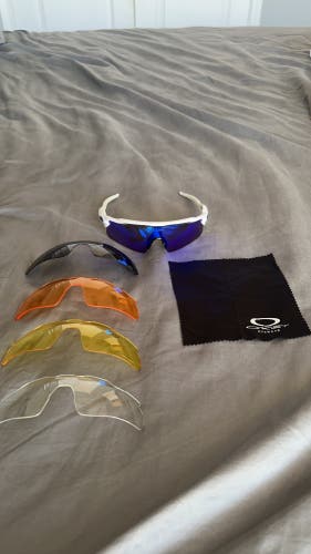 Unisex One Size Fits All Oakley Radar EV Sunglasses