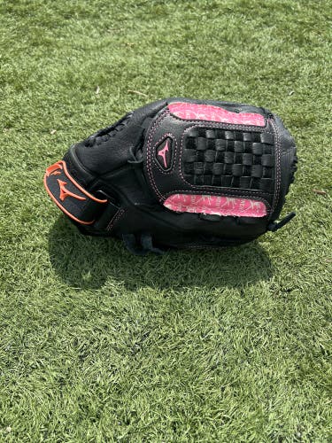 Used Mizuno Jennie Finch 12” Softball Glove (In Great Condition)