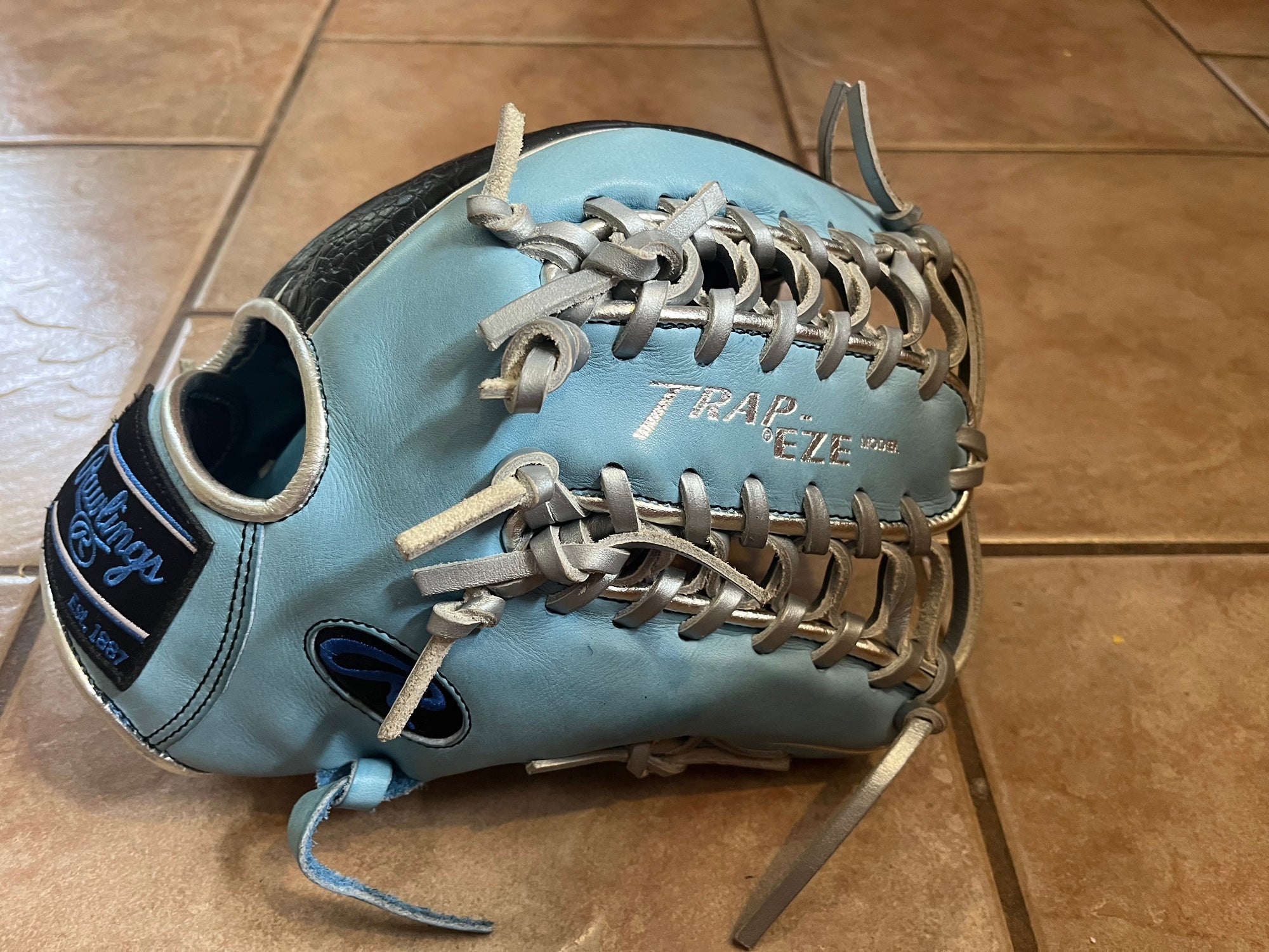 Rawlings Custom 11.5 Inch I-Web Baby Blue Black Croc Heart of the Hide  Infield Glove