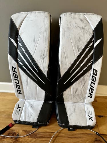Small Bauer Vapor 3X Goalie Leg Pads