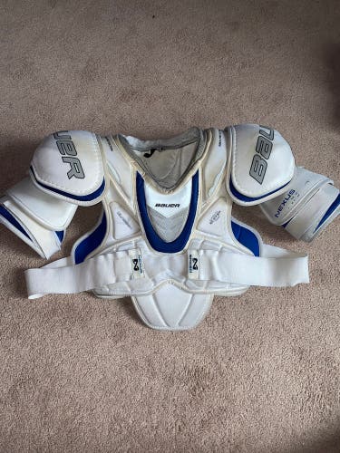 Bauer Nexus 8000 Shoulder Pads Sr. Medium