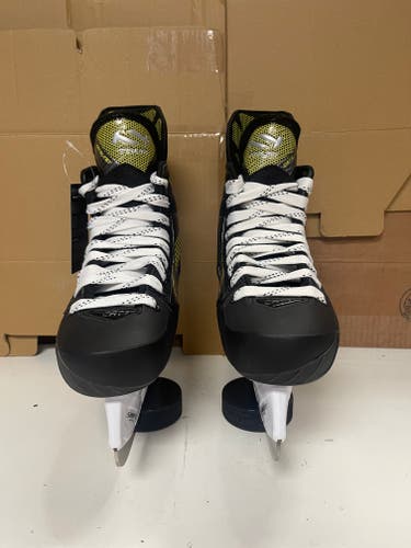 Intermediate New True Catalyst 7 Hockey Skates Regular Width Size 6.5