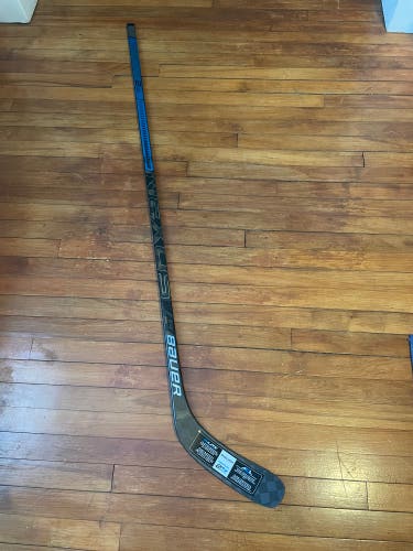 Intermediate Left Hand P88 Pro Stock Nexus 2N Pro Hockey Stick