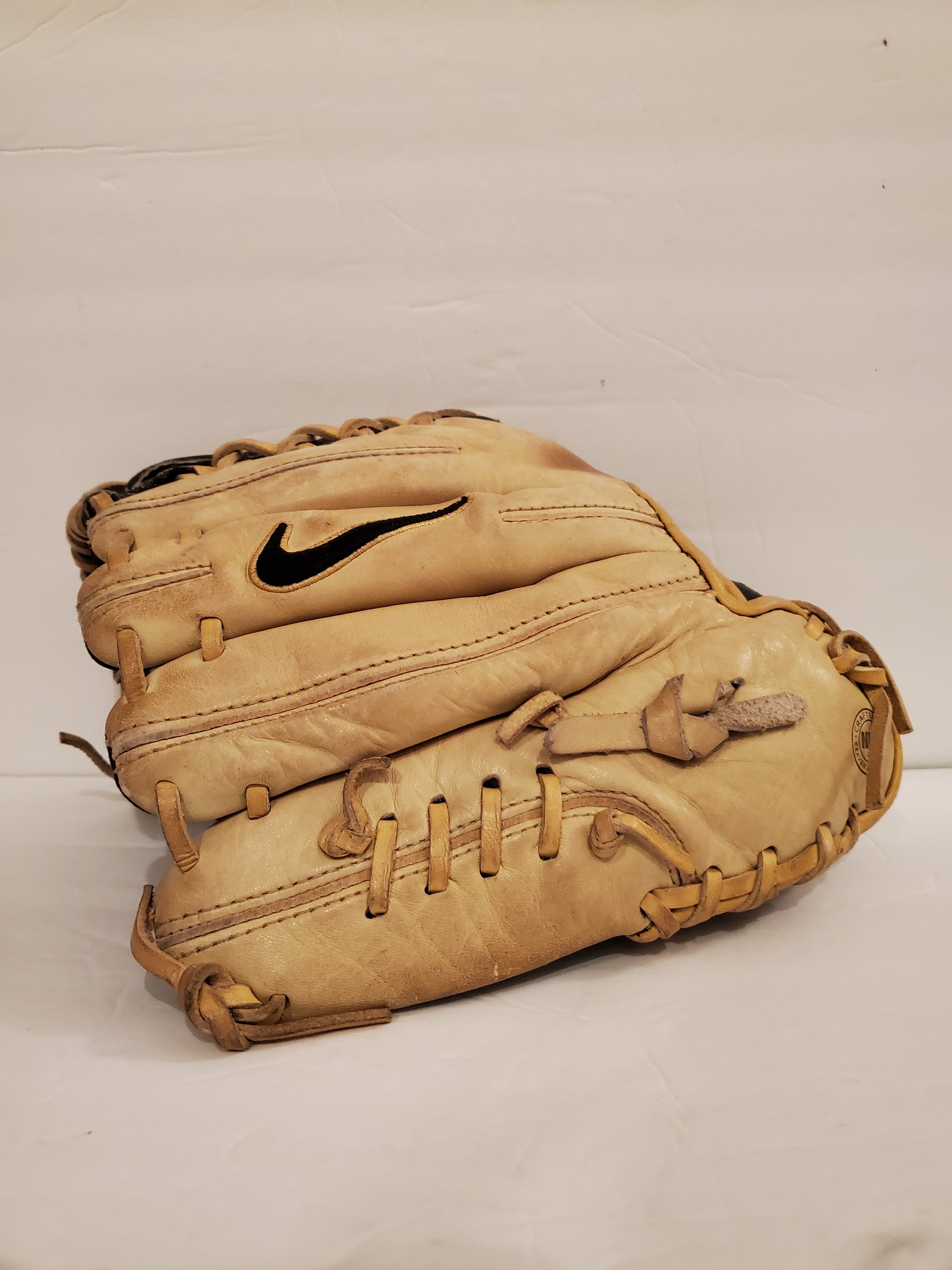 Nike Call Up RH throw 11.5 inch baseball glove 1150 VGC #V417