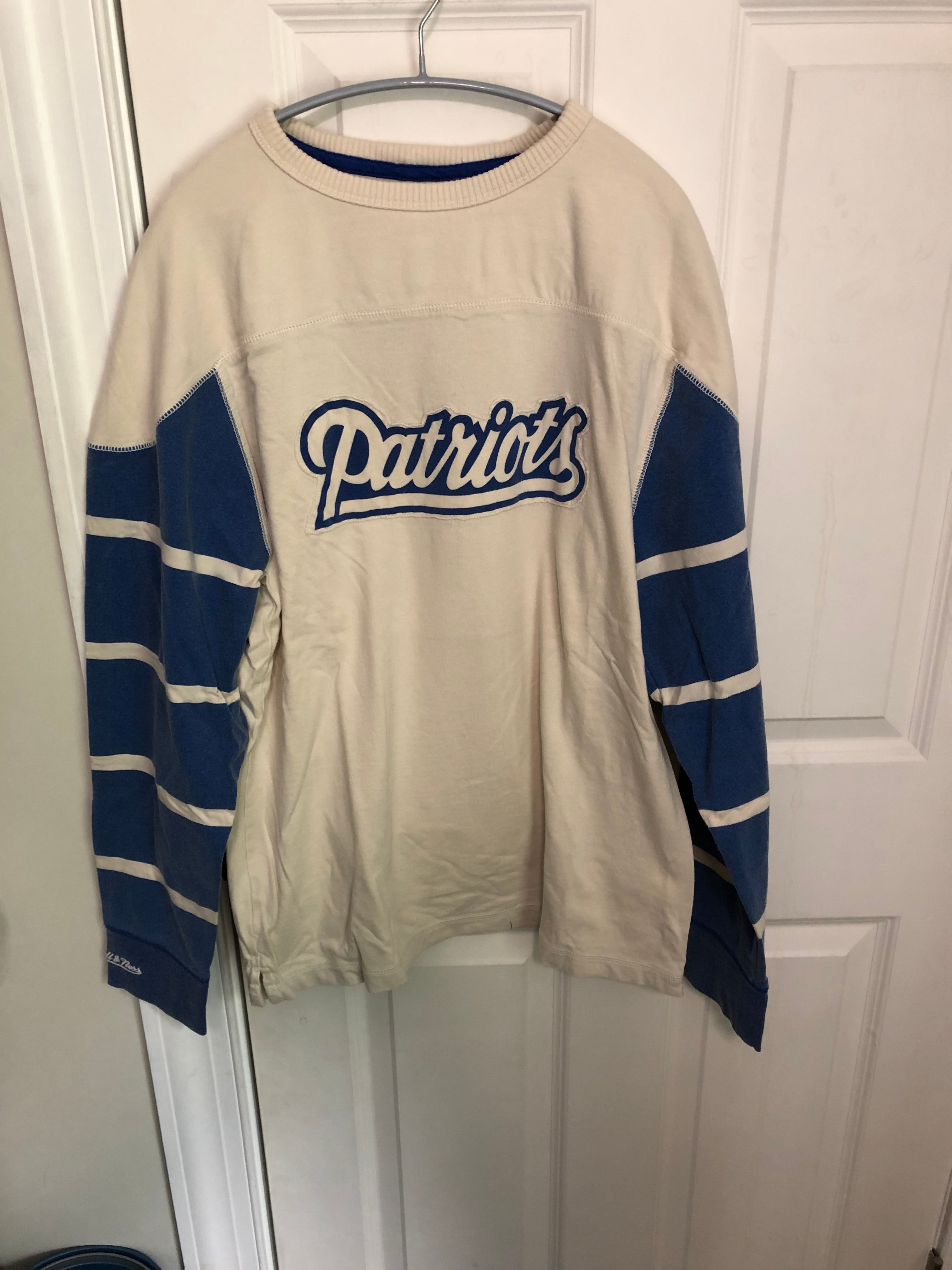 Philadelphia Eagles, NFL One of a KIND Vintage “Rare Find” Hoodie