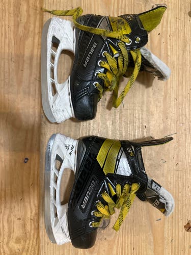 Used Bauer Regular Width Size 1.5 Supreme 3S Hockey Skates