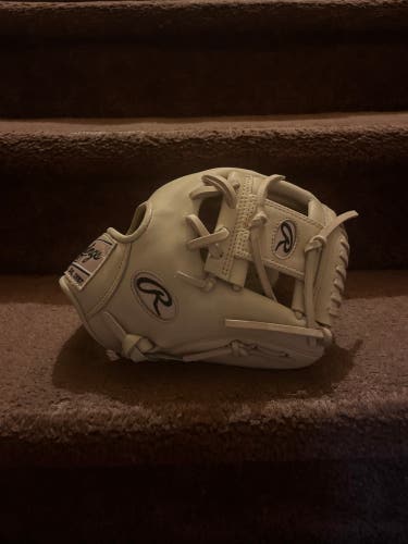Infield 11.5" Heart of the Hide Baseball Glove