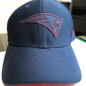 Men's Large/Extra Large Patriots Team Color Training Camp 39Thirty Flex Hat - MINT!