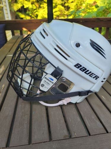 Used Large Bauer HH4000 Helmet
