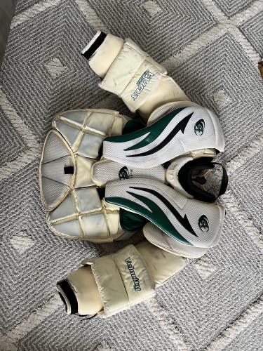 Large/Extra Large Vaughn Pro Stock V4 7600 Goalie Chest Protector