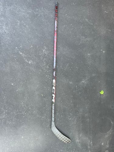 New Right Handed P28  Jetspeed FT5 Hockey Stick