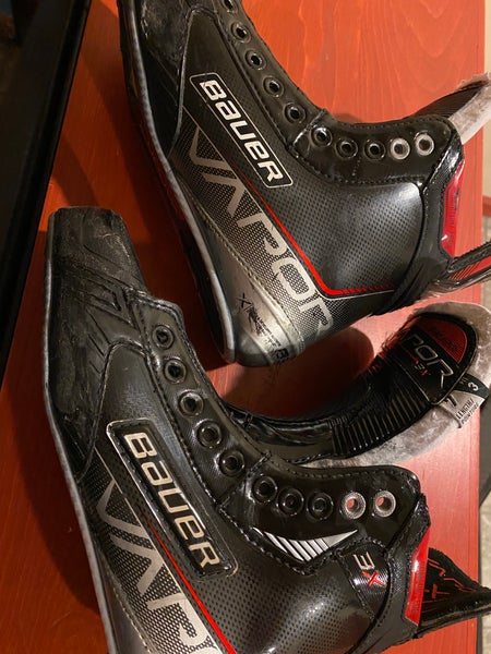 Used Bauer Wide Width Size 7 Vapor 3X Hockey Skates