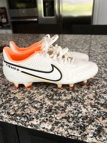 White New Molded Cleats Nike Tiempo Legend 9 Elite Cleats