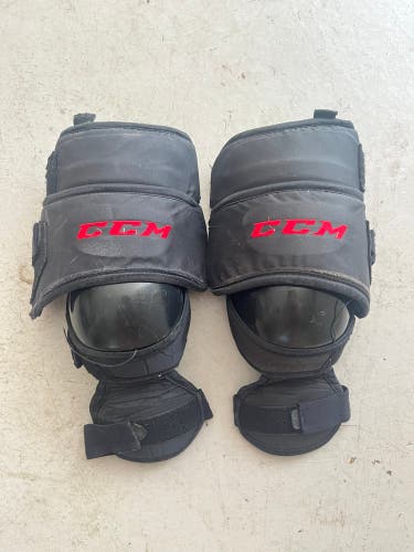 CCM 500 knee guards Jr