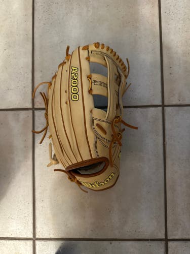 2022 Outfield 12.75" A2000 Baseball Glove