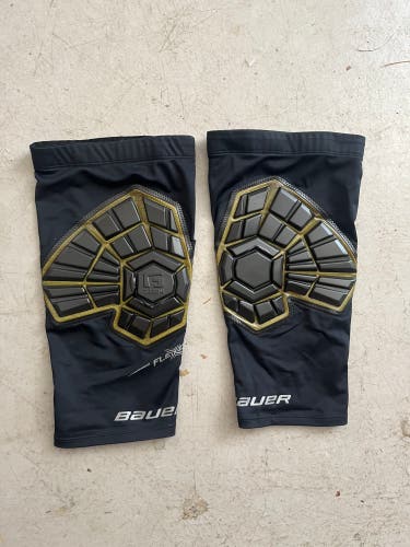 Bauer elite padded goalie knee guards