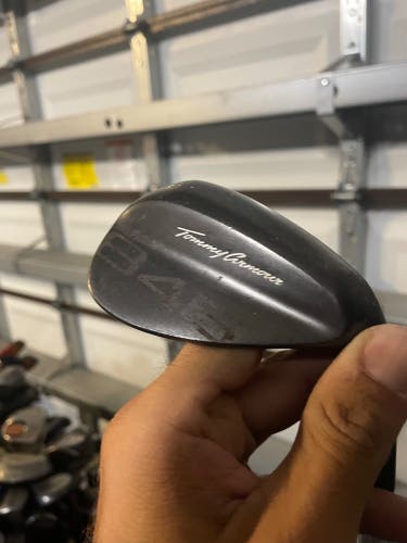 Tommy Armour 845 / 60 deg wedge in right