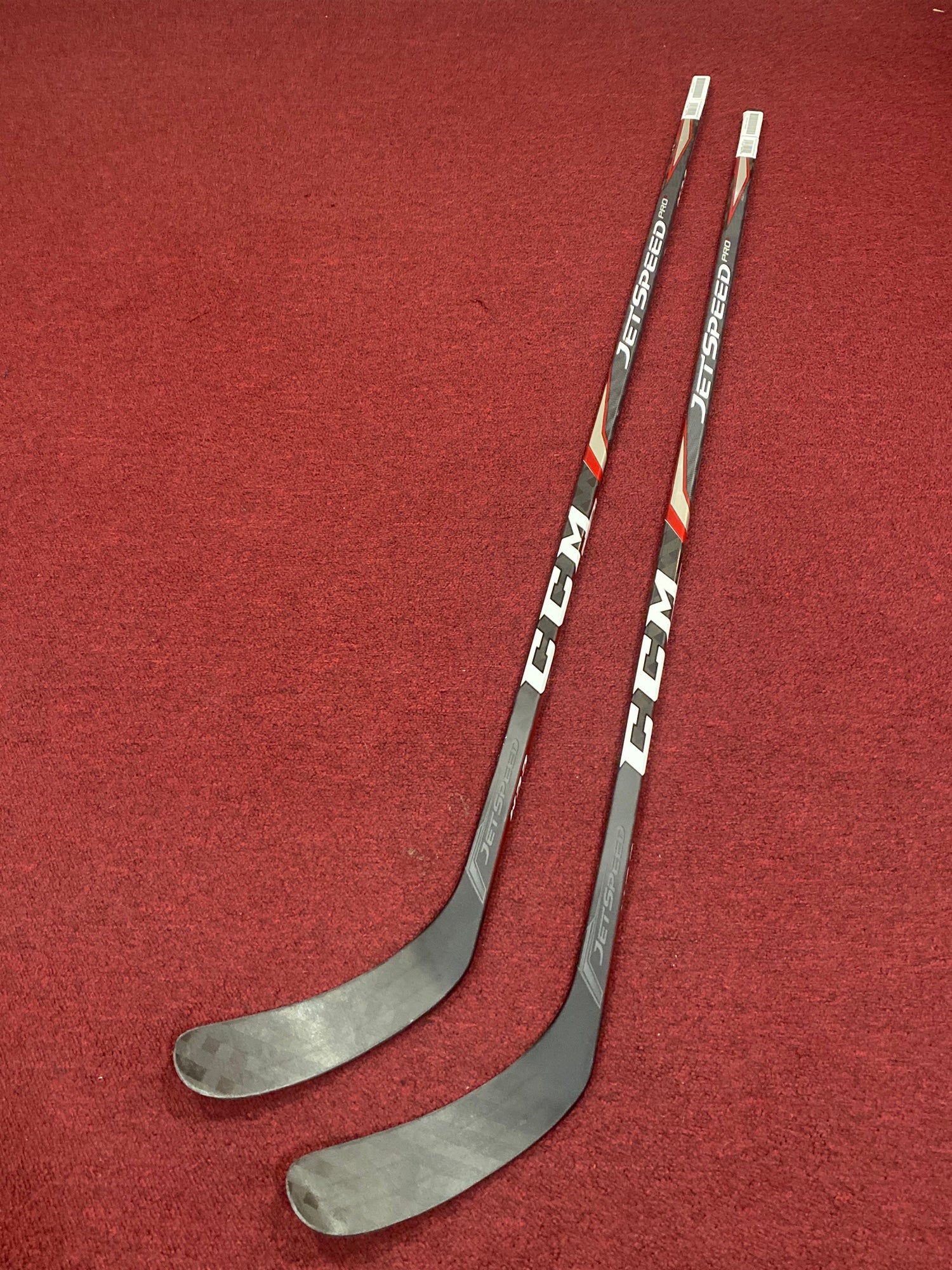 Easton V9 Grip Composite Hockey Stick Junior (Right, E36) : :  Sports, Fitness & Outdoors