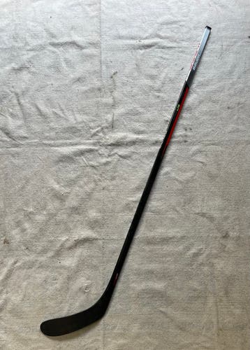 2 Senior Left Hand P28 70 Flex Vapor Hyperlite Hockey Stick