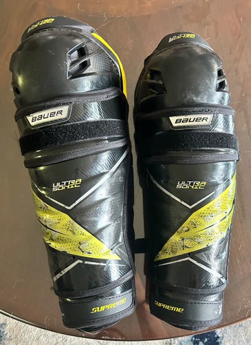 Used Bauer Supreme ultrasonic Shin Pads