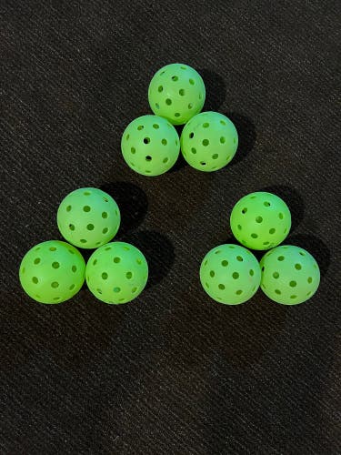 Bundle of 33 mixed use pickleball balls for Andrewub9