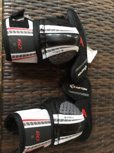 Used Small Easton  Synergy 60 Elbow Pads
