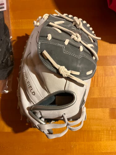 Easton Jen Schro Professional Collection 34” Catchers Mitt