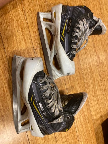 Bauer goalie skates Size 3.5