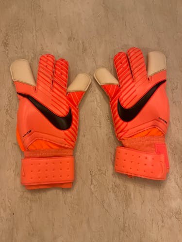 Nike Goalie Keeper Gloves