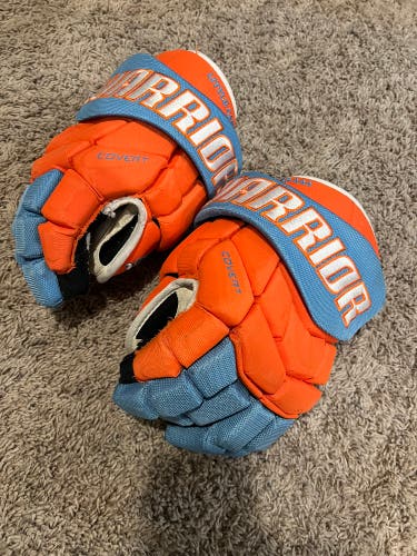 Little Caesar’s gloves