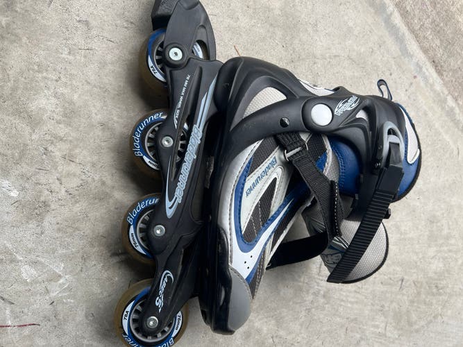 Used  Regular Width Size 9 Inline Skates
