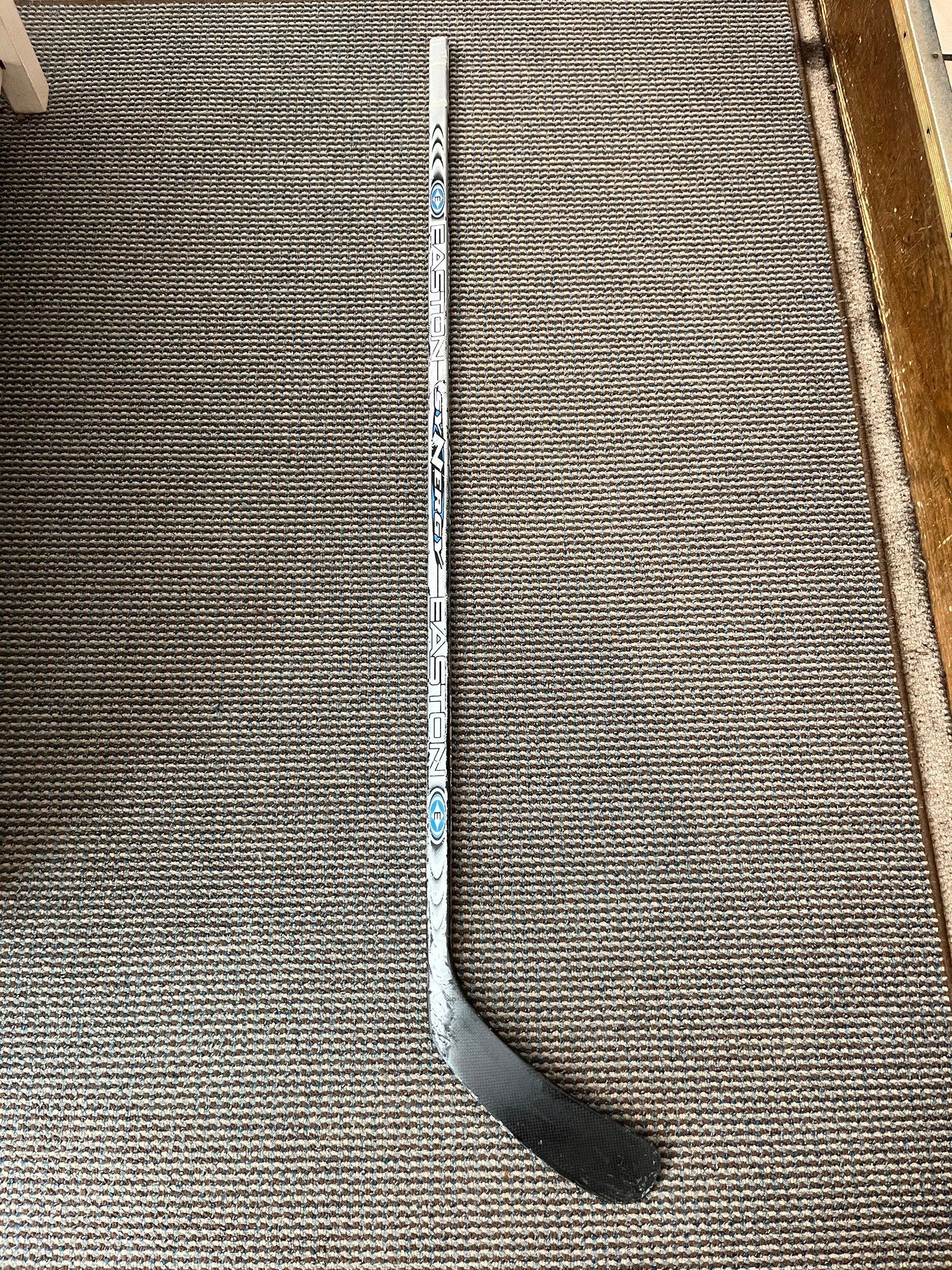 Easton Synergy SE6 Grip Composite Stick - Intermediate