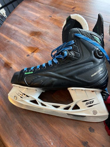 Senior Reebok Regular Width Size 10 26K Pump Hockey Skates