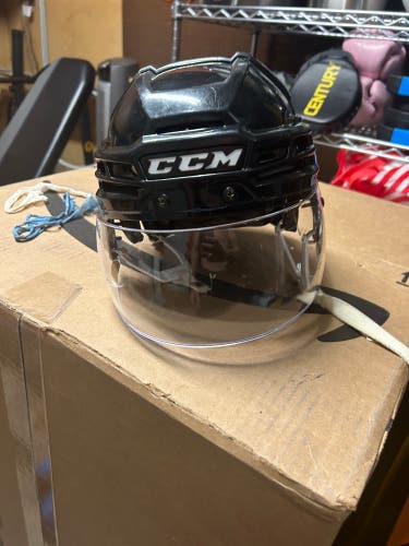 Used Medium CCM  Tacks 910 Helmet