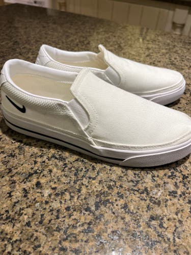 Nike court legacy slip on shoes, Size 6