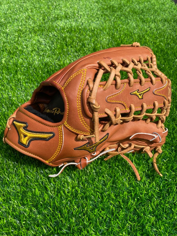 CLEARANCE Mizuno Pro Limited Baseball Glove 12.5” GMP55BK