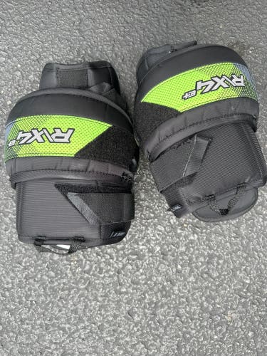 Goalie knee guards