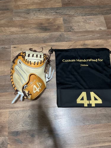 2022 Right Hand Throw 32.5" Signiture Series Baseball Glove