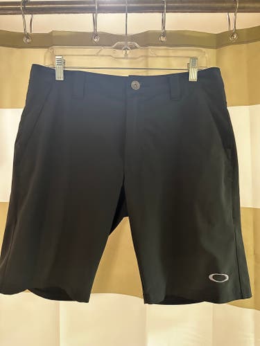 Men's Black Oakley Golf Shorts - Size 31