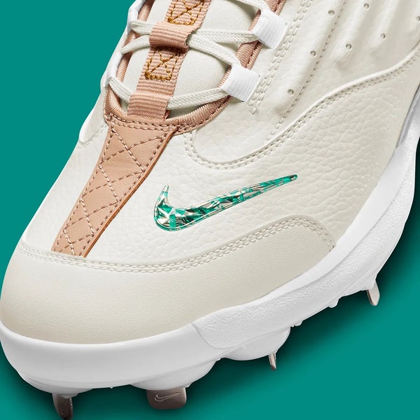 Nike Griffey 2 Men's Baseball Cleats.