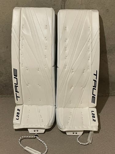 BRAND NEW True L20.2 Goalie Pads 34+2