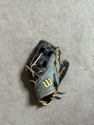 Outfield 12.25" A2000 1799 Baseball Glove