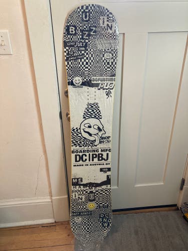 BNWT DC PBJ Snowboard 149