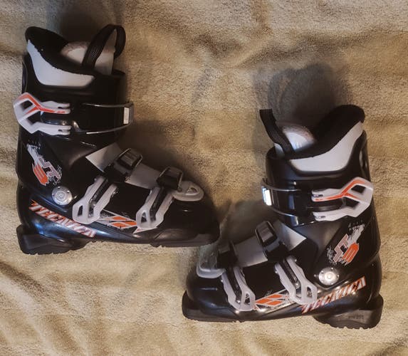 JUNIOR TECNICA TJ-3 Ski Boots BOYS (YOUTH 2-3) 20.5- 21 MONDO *USED*NEW SOLES WASHED & CLEAN 255mm