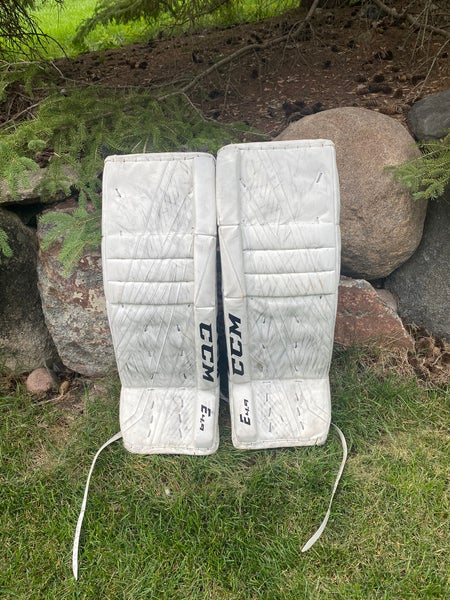 32" CCM EFlex 4.9 Goalie Leg Pads - Senior 32+1