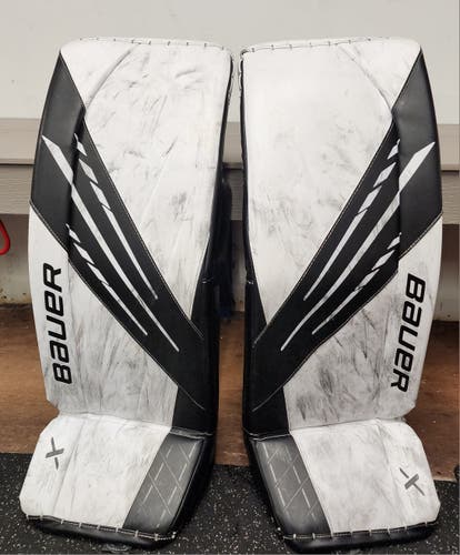 Used Medium Bauer Vapor 3X Goalie Leg Pads