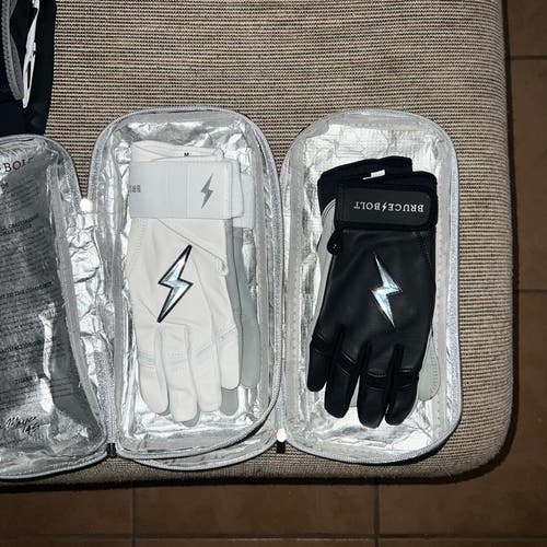 New Bruce Bolt Batting Gloves Size M