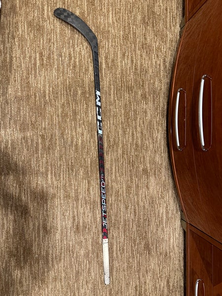 Senior Right Handed P29 JetSpeed FT5 Pro Hockey Stick