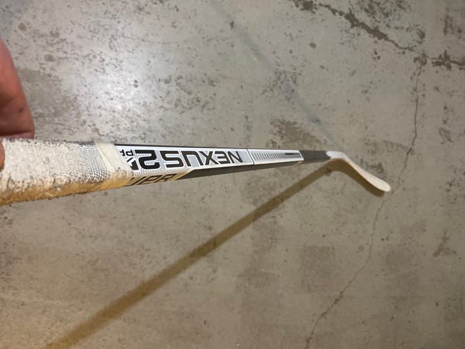 Intermediate Right Handed P28  Nexus 2N Pro Hockey Stick
